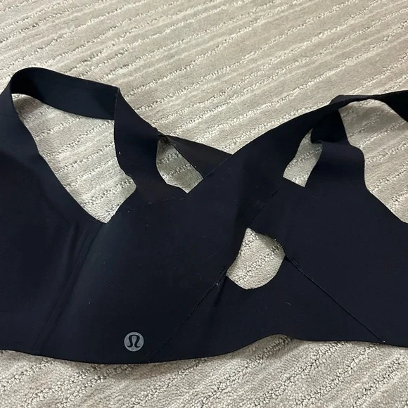 Lululemon Black Women's Zip Sports Bra - Picture 2 of 4